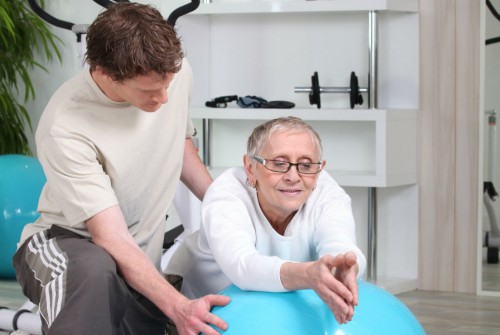 Alzheimer : Quel est le rôle des aidants professionnels ?