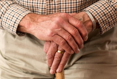 Vieillir chez soi grâce aux services à la personne