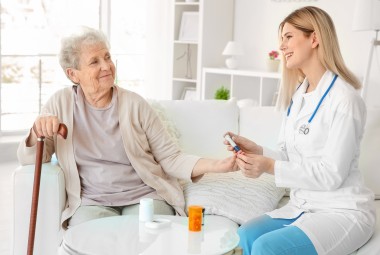 Accueil temporaire en EHPAD : Quelles aides ?