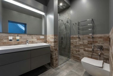 Aides financières pour douche sécurisée senior 2026 – Ma Prime Adapt, ANAH, crédit d'impôt