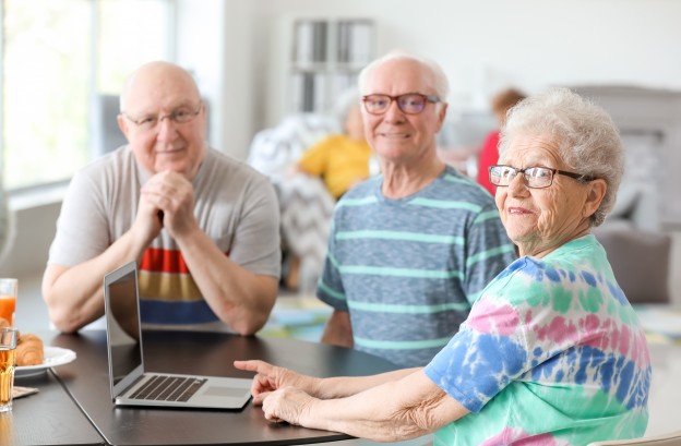 Résidence seniors : est-ce vraiment fait pour vous ? (guide complet)