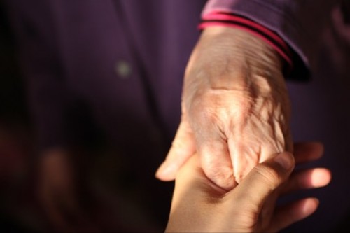 Financer la perte d’autonomie d’un parent
