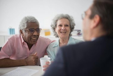 Bien choisir sa complémentaire santé après 60 ans