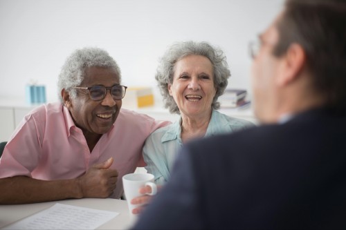 Bien choisir sa complémentaire santé après 60 ans