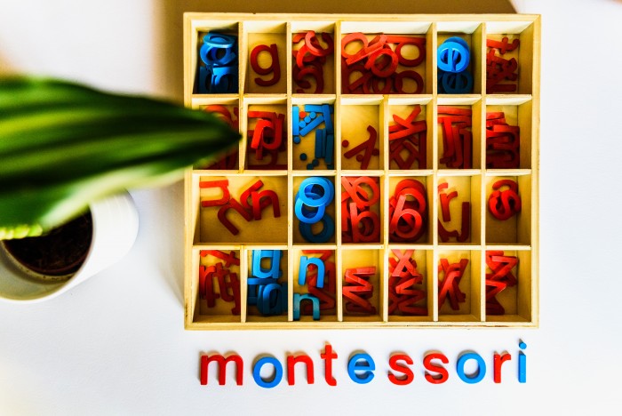 La méthode Montessori a été adaptée pour les personnes âgées