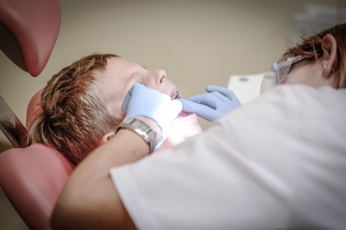 Mutuelle dentaire senior : bien choisir sa complémentaire santé