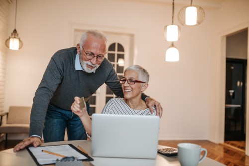 Assurance-vie après 60 ans : gestion et transmission du patrimoine